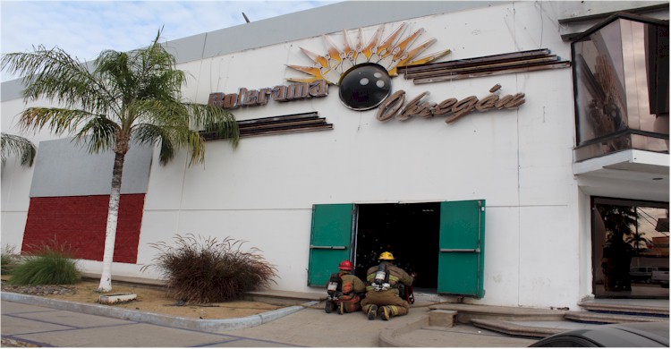 Bomberos ventilando Bolerama Obregn