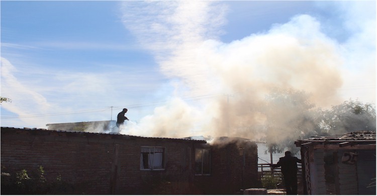 Vivienda incendiada en la colonia Beltrones