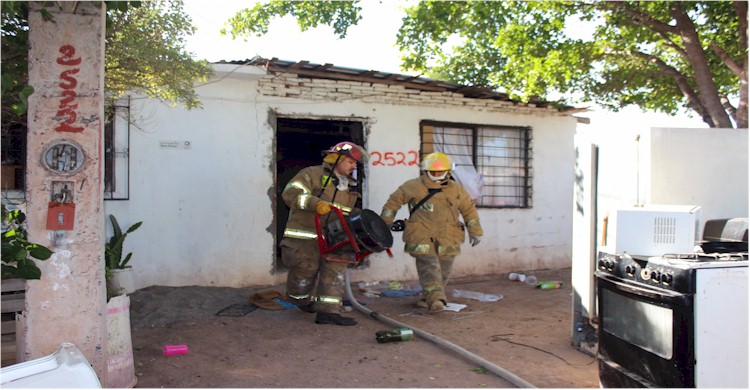 Vivienda incendiada en la colonia Beltrones