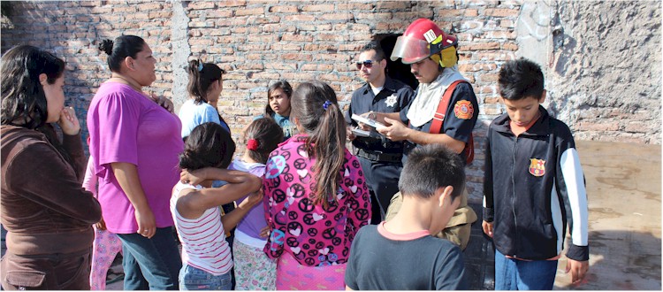 Vivienda incendiada en la colonia Beltrones:el Oficial Mercado recabando datos