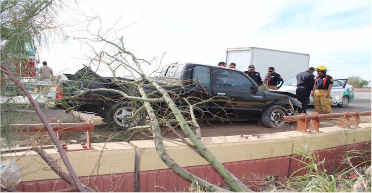 Accidente Carretera 15 y calle 300: vehculo accidentado