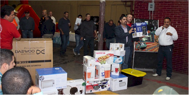 Posada Navidad 2013: rifa de regalos