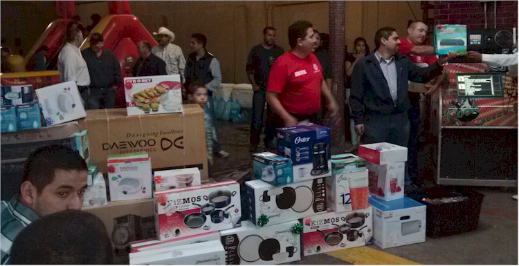 Posada Navidad 2013: rifa de regalos y el afortunado es B61 !!!