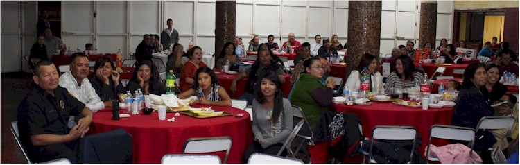 Posada Navidad 2013: vista general con los asistentes