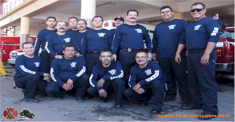 Desfile 20 de Noviembre: personal que trabajó en la segunda pirámide