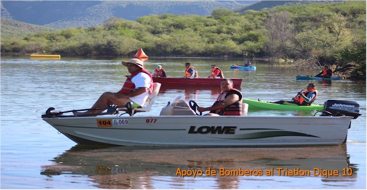 Triatlón Dique 10: dos lanchas y tres kayaks de bomberos atentos al evento